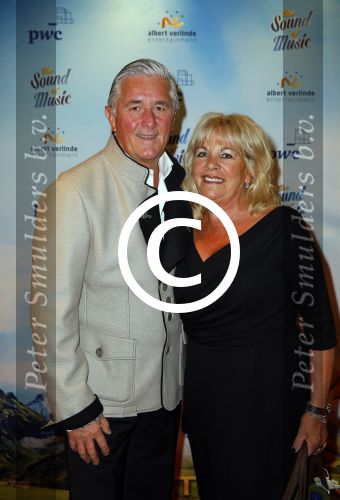 Den Bosch 23 november 2014
Premiere Sound of music in de parade in Den Bosch. Carl Dona met vrouw