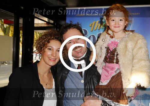 Den Bosch 23 november 2014
Premiere Sound of music in de parade in Den Bosch. Caspar Burgi met vrouw en dochter