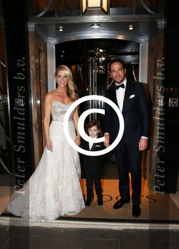 Londen 15 december 2014Chantal Janzen en Marco Geeratz trouwen in Hotal Cafe Royal.Het feest is s avonds in hotel Claridge\'s. Ook zoon james is erbij