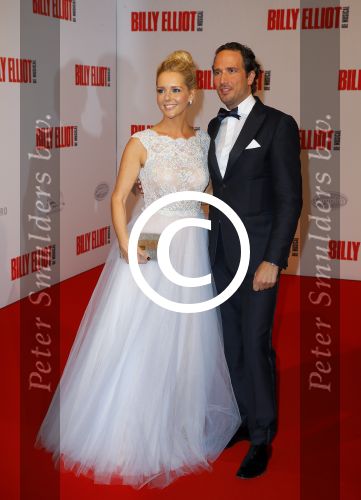 Scheveningen 30 november 2014
Premiere Billy Elliot in het circustheater. Chantal Janzen met man Marco