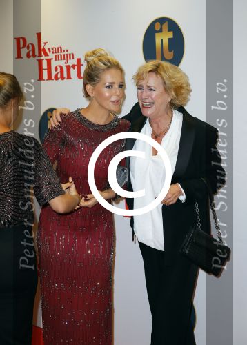 Hilversum 27 oktober 2014
Premiere film pak van mijn hart van Kees v Nieuwkerk. Chantal Janzen Fedja v Huet en Koos v Plateringen