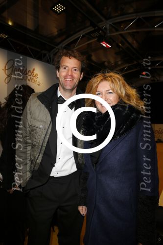 Amsterdam 1 december 2014
Premiere Gooische vrouwen 2 in het nieuwe de la mar met in de hoofdrollen Linda de Mol Lies Visschedijk Tjitske Reijdinga en Susan Visser. Vrouw Chris Havinga