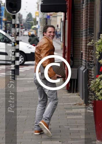 Amsterdam 1 oktober 2012
Das\'s moment bij dr Fish. De bekende mannen reden in een renault Twizy. Christijan Albers
Peter Smulders bv