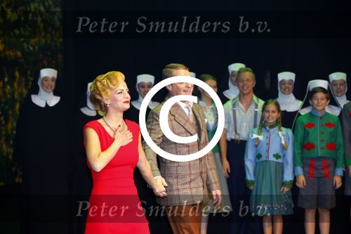 Den Bosch 23 november 2014
Premiere Sound of music in de parade in Den Bosch. 
De cast bestaat uit Anouk Maas Ad Knippels Maaike Widdershoven
Tony Neef Cindy Bell en  Vajen v d Bosch in de Albert Verlinde produktie.