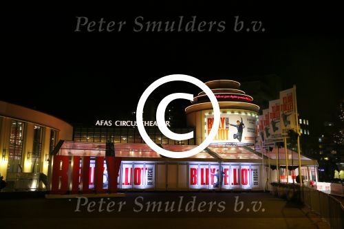 Scheveningen 30 november 2014
Premiere Billy Elliot in het circustheater met in de hoofdrollen Pia Douwes Carry Tefsen Bas Heerkens Reinier Demeijer en Bas Grevelink. Billy werd gespeeld door Carlos Puts.