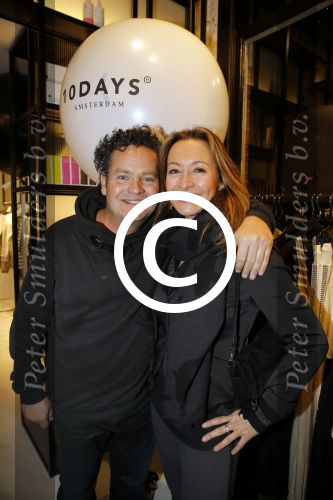 Amsterdam 20 november 2014
Opening winkel 10 days in de cornelis schuytstraat. Dirk Zeelenberg en Cynthia Abma