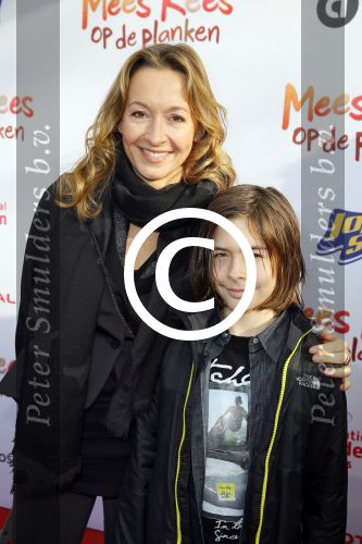 Amsterdam 22 november 2014
Premiere Mees Kees in carre met in de hoofdrollen Willem Voogd Sanne Wallis de Vries  Felix Osinga, en Brent Thomassen.  Cynthia Abma met zoon