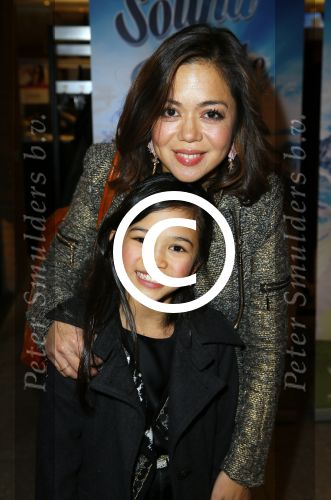 Den Bosch 23 november 2014
Premiere Sound of music in de parade in Den Bosch. Cystine Carreon met dochter