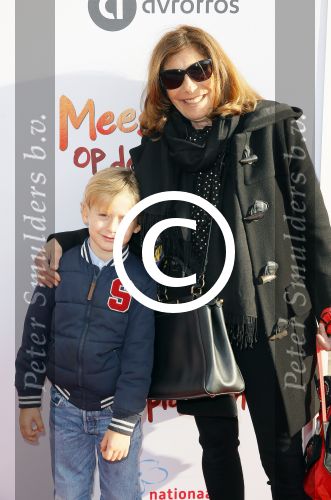 Amsterdam 22 november 2014
Premiere Mees Kees in carre met in de hoofdrollen Willem Voogd Sanne Wallis de Vries  Felix Osinga, en Brent Thomassen. moeder en mn Danie Bles met zoon