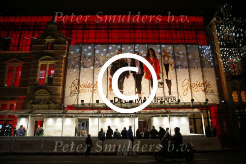 Amsterdam 1 december 2014
Premiere Gooische vrouwen 2 in het nieuwe de la mar met in de hoofdrollen Linda de Mol Lies Visschedijk Tjitske Reijdinga en Susan Visser