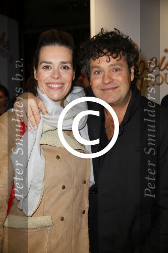 Amsterdam 1 december 2014
Premiere Gooische vrouwen 2 in het nieuwe de la mar met in de hoofdrollen Linda de Mol Lies Visschedijk Tjitske Reijdinga en Susan Visser. Dirk Zeelenberg met vrouw Suus