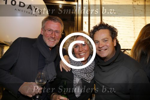 Amsterdam 20 november 2014
Opening winkel 10 days in de cornelis schuytstraat. Anouk Smulders opent de winkel en de oprichters van 10 days Barbara Hilbrink en Myon Veenendaal zij natuurlijk aanwezig. Ook Suus Zeelenberg neemt het woord. Dirk Zeelenberg