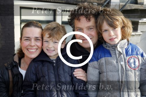 Amsterdam 22 november 2014
Premiere Mees Kees in carre met in de hoofdrollen Willem Voogd Sanne Wallis de Vries  Felix Osinga, en Brent Thomassen. Dirk Zeelenberg met vrouw Suus en zoons