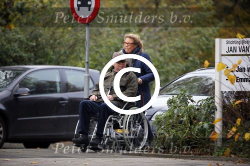 Amsterdam 20 november 2014
Ed v Tijn in rolstoel met zijn vrouw Odette