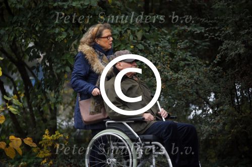 Amsterdam 20 november 2014
Ed v Tijn in rolstoel met zijn vrouw Odette