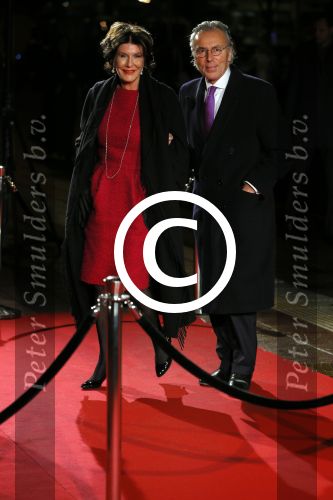 Utrecht 8 december 2014
Mr Pieter v Vollenhoven viert samen met zijn familie ,Prinses Margriet Prins Maurits Prinses Marilene Prins Bernhard Jr. Prinses Annette Prins Floris Prinses Aimee Prins Pieter Christiaan en Prinses Anita zijn 75e verjaardag in het Beatrix theater.