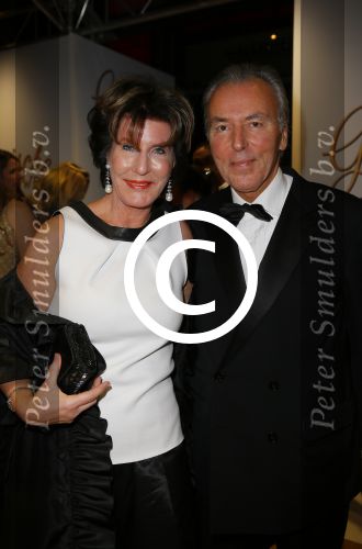 Amsterdam 1 december 2014
Premiere Gooische vrouwen 2 in het nieuwe de la mar met in de hoofdrollen Linda de Mol Lies Visschedijk Tjitske Reijdinga en Susan Visser