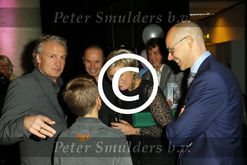 Amsterdam 11 december 2014
Presentatie van het nieuwe tijdschrift en platform van Wendy v Dijk.
Prinses Laurentien onthult het eerste exemplaar. Mike v Dijk Erland Galjaard Sem v Dijk in gesprek met prinses Laurentien