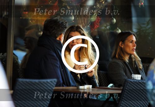 Amsterdam 6 december 2014
Estelle Cruijff en Leco v Zadelhoff op terras.
