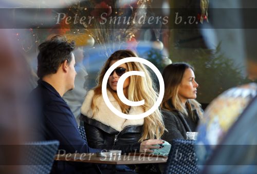 Amsterdam 6 december 2014
Estelle Cruijff en Leco v Zadelhoff op terras.