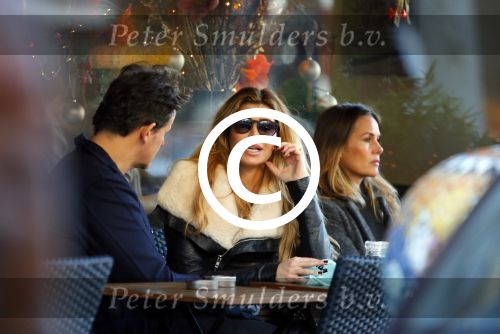 Amsterdam 6 december 2014
Estelle Cruijff en Leco v Zadelhoff op terras.