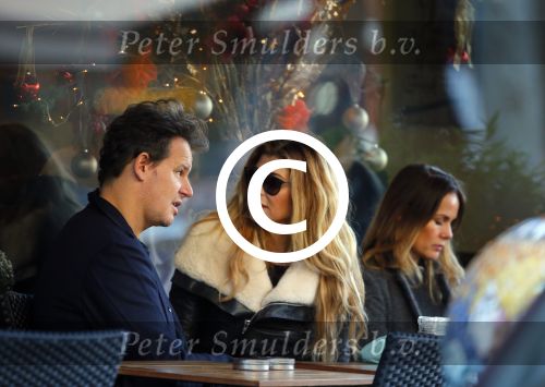 Amsterdam 6 december 2014
Estelle Cruijff en Leco v Zadelhoff op terras.