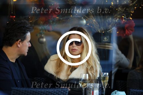 Amsterdam 6 december 2014
Estelle Cruijff en Leco v Zadelhoff op terras.