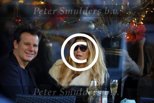 Amsterdam 6 december 2014
Estelle Cruijff en Leco v Zadelhoff op terras.