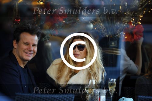 Amsterdam 6 december 2014
Estelle Cruijff en Leco v Zadelhoff op terras.