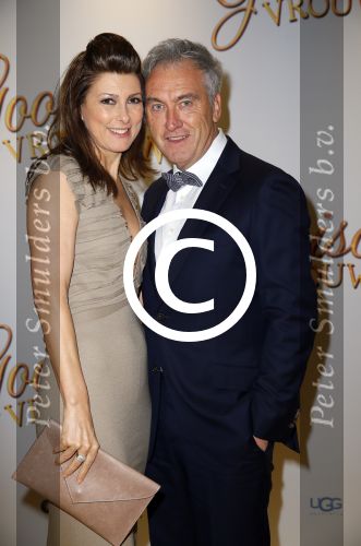 Amsterdam 1 december 2014
Premiere Gooische vrouwen 2 in het nieuwe de la mar met in de hoofdrollen Linda de Mol Lies Visschedijk Tjitske Reijdinga en Susan Visser. Euvgenia Parakhina met Jeroen Jorna