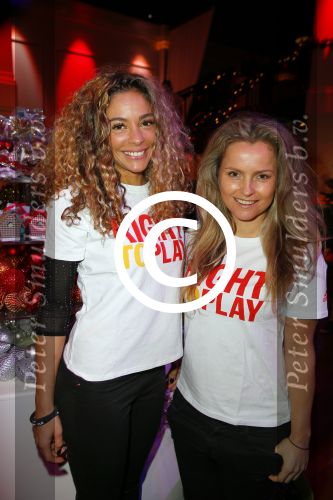 Hilversum 9 december 2014
Sky radio charity event met als deelnemers:
Joep Sertons en Sander Janson voor Stop Pesten Nu
Fred van Leer en Kim Feenstra voor Het Zeldzame Ziekten Fonds
Jan Dulles en Jaap Kwakman van de 3JS voor Terre des Hommes
Caroline Tensen en Beertje v Beers voor Orange Babies
Erik de Zwart en Hind voor Beat Batten 
Fatima Moreiro de Melo + Fajah Lourens voor Right To Play UK 
Billy en Ruud van Utopia voor Energy4All 
Nance en Jeroen van der Boom voor Kinderfonds MAMAS 
Event vindt plaats bij studio 21