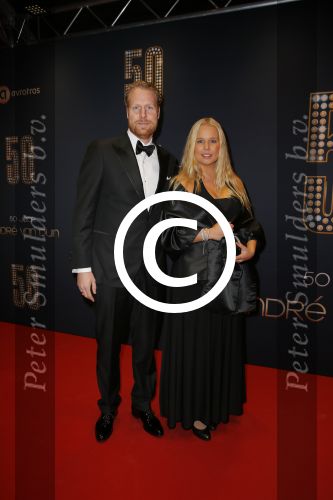 Utrecht 18 november 2014
Andre v Duin viert zijn 50 jarig artiesten bestaan in het Beatrix theater. Ferdi Stofmeel met ...