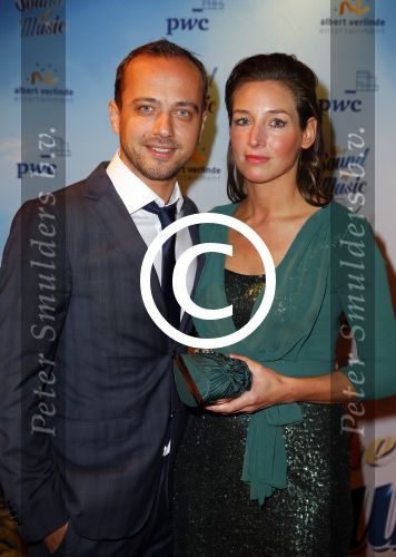Den Bosch 23 november 2014
Premiere Sound of music in de parade in Den Bosch. Geert Hoes met vriendin