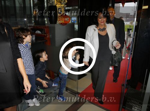 Amsterdam 7 december 2014
George Baker ( Hans Bouwens) vietr met familie en collega\'s zijn 70e verjaardag.