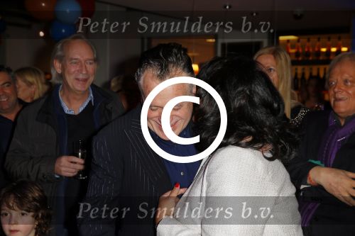 Amsterdam 7 december 2014
George Baker ( Hans Bouwens) vietr met familie en collega\'s zijn 70e verjaardag.