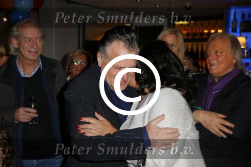 Amsterdam 7 december 2014
George Baker ( Hans Bouwens) vietr met familie en collega\'s zijn 70e verjaardag.