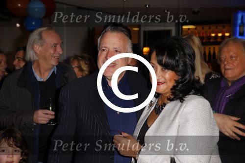 Amsterdam 7 december 2014
George Baker ( Hans Bouwens) vietr met familie en collega\'s zijn 70e verjaardag.