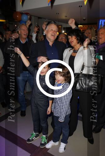 Amsterdam 7 december 2014
George Baker ( Hans Bouwens) vietr met familie en collega\'s zijn 70e verjaardag.