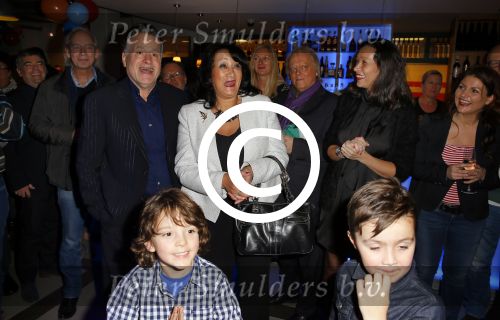 Amsterdam 7 december 2014
George Baker ( Hans Bouwens) vietr met familie en collega\'s zijn 70e verjaardag.