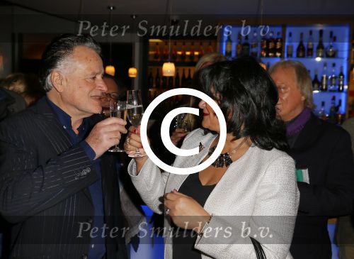 Amsterdam 7 december 2014
George Baker ( Hans Bouwens) vietr met familie en collega\'s zijn 70e verjaardag.