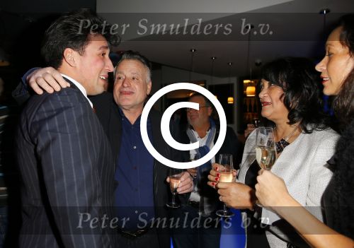 Amsterdam 7 december 2014
George Baker ( Hans Bouwens) vietr met familie en collega\'s zijn 70e verjaardag.