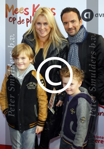 Amsterdam 22 november 2014
Premiere Mees Kees in carre met in de hoofdrollen Willem Voogd Sanne Wallis de Vries  Felix Osinga, en Brent Thomassen. Gerard Ekdom, partner Nicole Smits en kinderen Lennon en Lewis