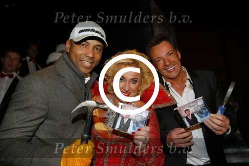 Amsterdam 2 december 2014
CD presentatie Gerard Joling in het conservatorium Hotel. Humberto Tan en Karin Bloemen reiken het eerste exemplaar uit.