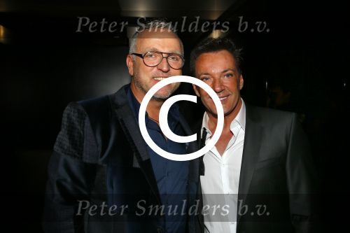 Amsterdam 2 december 2014
CD presentatie Gerard Joling in het conservatorium Hotel. Humberto Tan en Karin Bloemen reiken het eerste exemplaar uit. Gerard met Ruth Jacoth en Gorodn