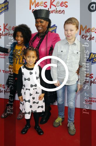 Amsterdam 22 november 2014
Premiere Mees Kees in carre met in de hoofdrollen Willem Voogd Sanne Wallis de Vries  Felix Osinga, en Brent Thomassen. Gerda havertong met kleinkinderen