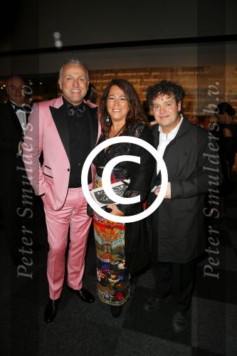 Amsterdam 11 december 2014
Luxery fair vip avond in de RAI. Gordon met Dirk Zeelnberg en