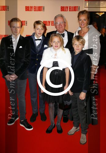 Scheveningen 30 november 2014
Premiere Billy Elliot in het circustheater.
Guido Maas en Marijke Schaaphok met hun kinderen