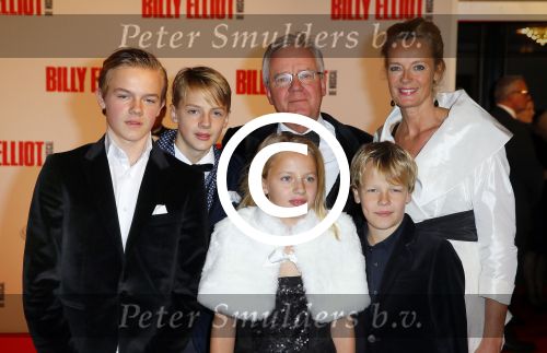 Scheveningen 30 november 2014
Premiere Billy Elliot in het circustheater.
Guido Maas en Marijke Schaaphok met hun kinderen