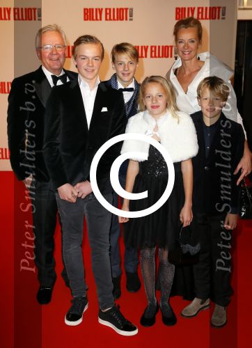 Scheveningen 30 november 2014
Premiere Billy Elliot in het circustheater.
Guido Maas en Marijke Schaaphok met hun kinderen