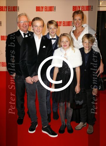 Scheveningen 30 november 2014
Premiere Billy Elliot in het circustheater.
Guido Maas en Marijke Schaaphok met hun kinderen